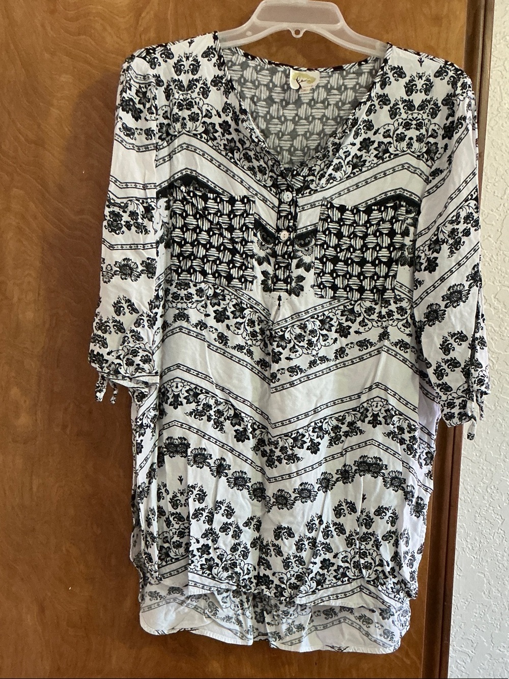 fig and flower Black & White Button-Front Boho Tunic